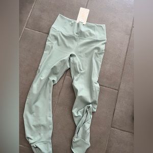 New Fabletics Twsit Leggings/ Mint / Size small